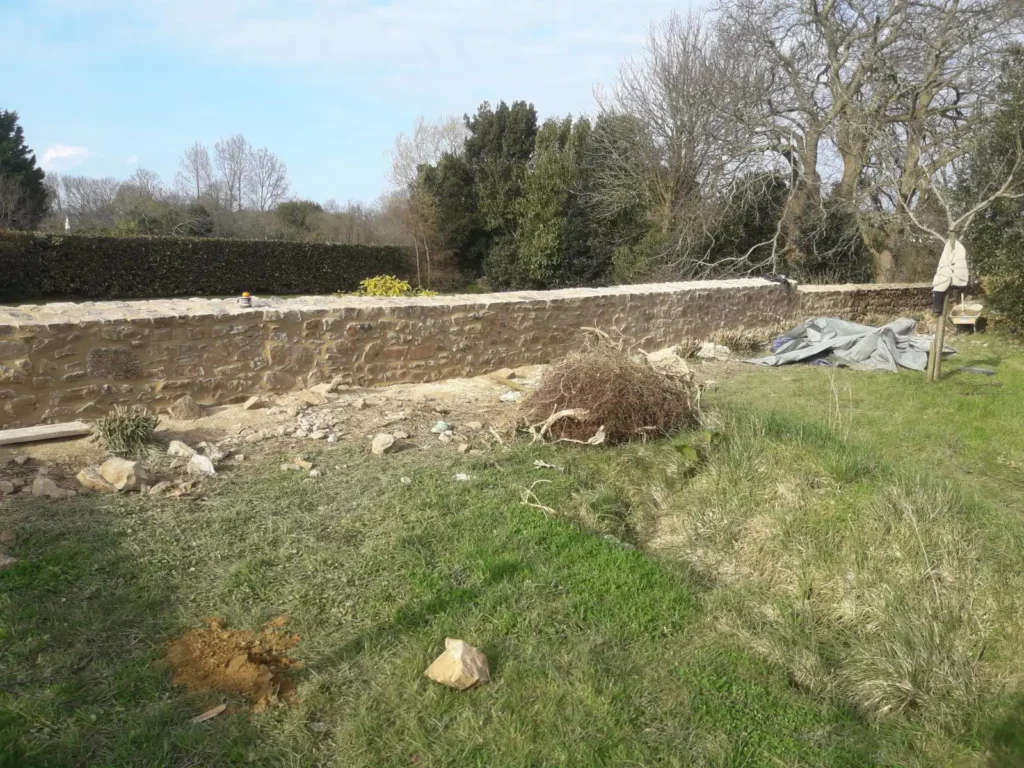 Construction d'un muret en pierre à Lannion